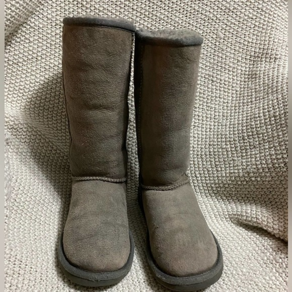 Ugg Boots, Size 6‎